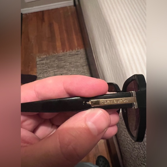 Excellent Used Condition | Tory Burch Women’s Sunglasses - Picture 10 of 10